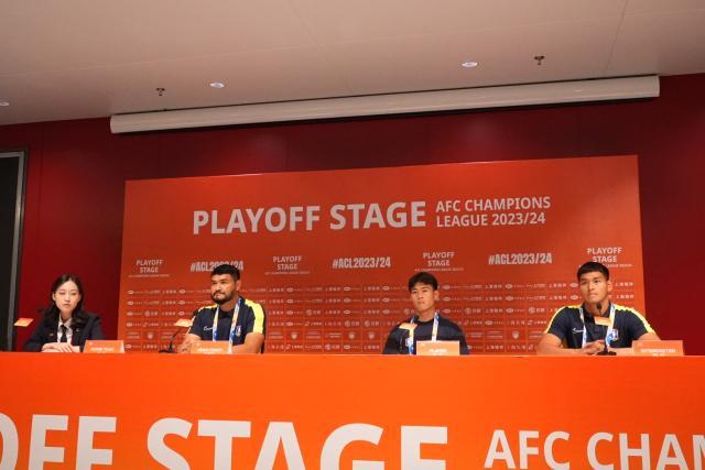 九游娱乐-巴吞联将帅无惧海港主场氛围：要展示泰国足球力量